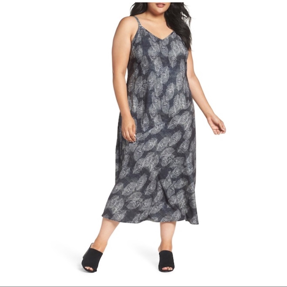 SEJOUR V-NECK MIDI SLIPDRESS